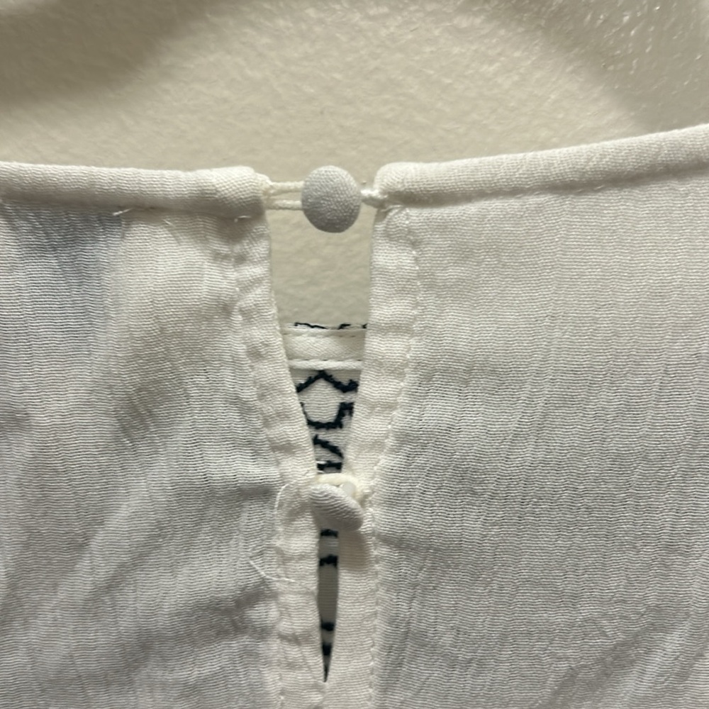 Embroidered Blouse - Picture 6 of 8